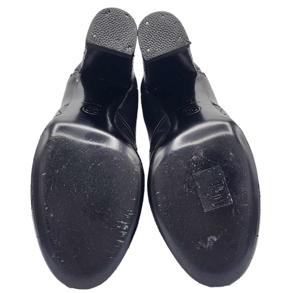 CHANEL Matelasse Quilted Leather Ankle Boots Front Zip Black Booties 37.5 - Picture 13 of 16